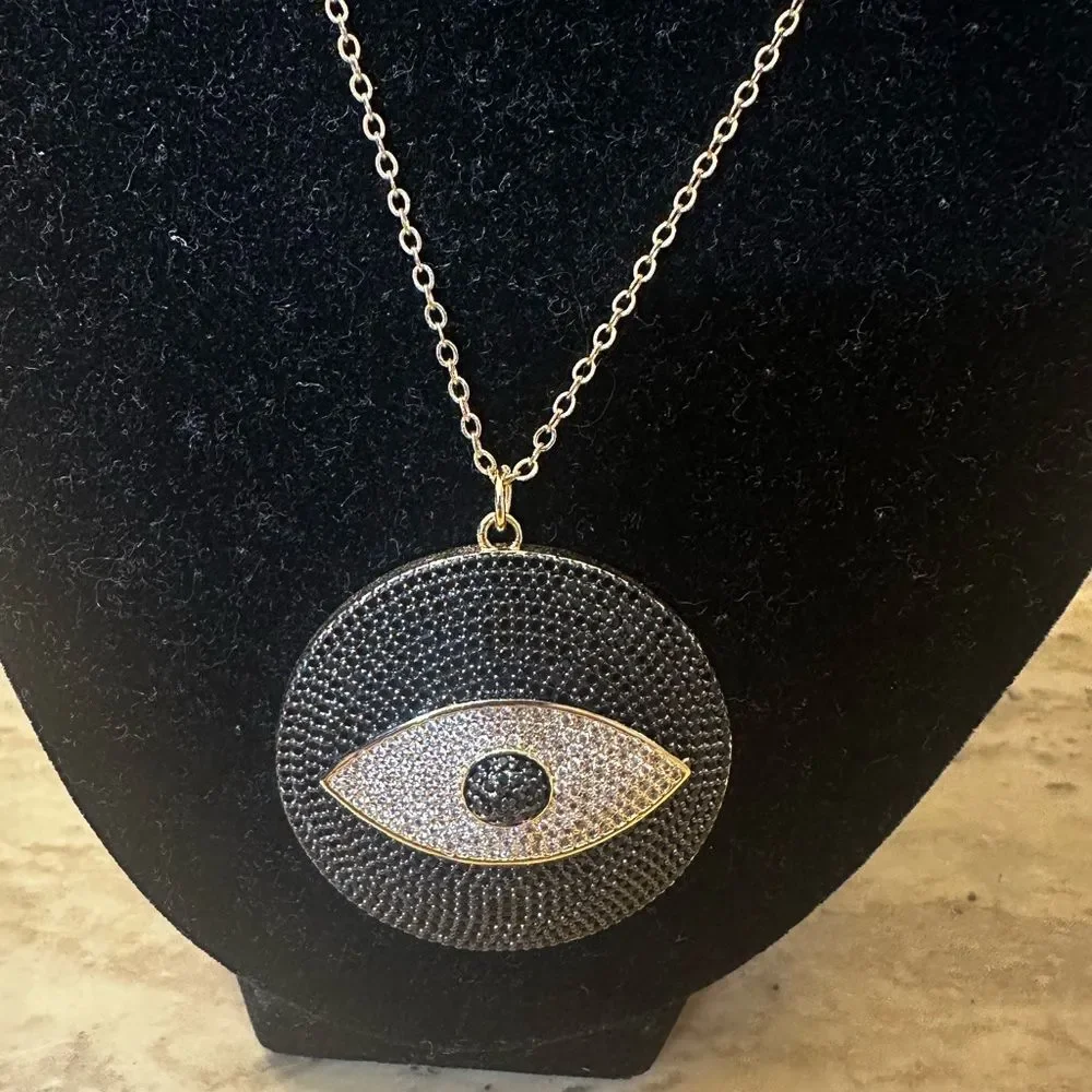Elegant Black and Gold Eye Pendant Necklace - Picture 5 of 6